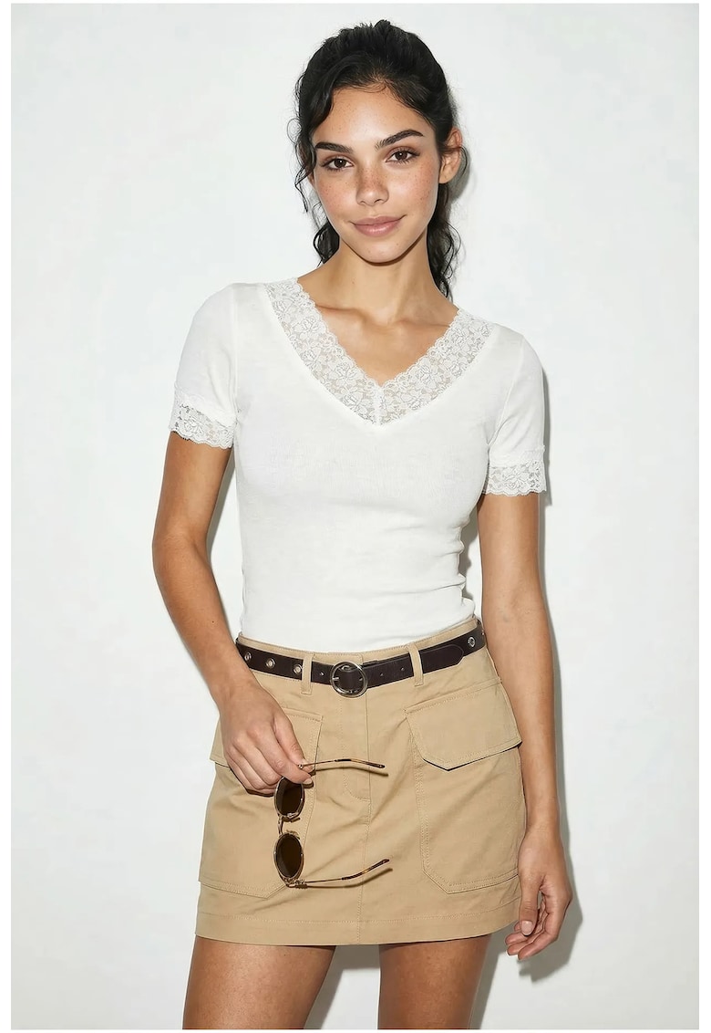 Tricou dama - Alb - Decolteu in V - Slim