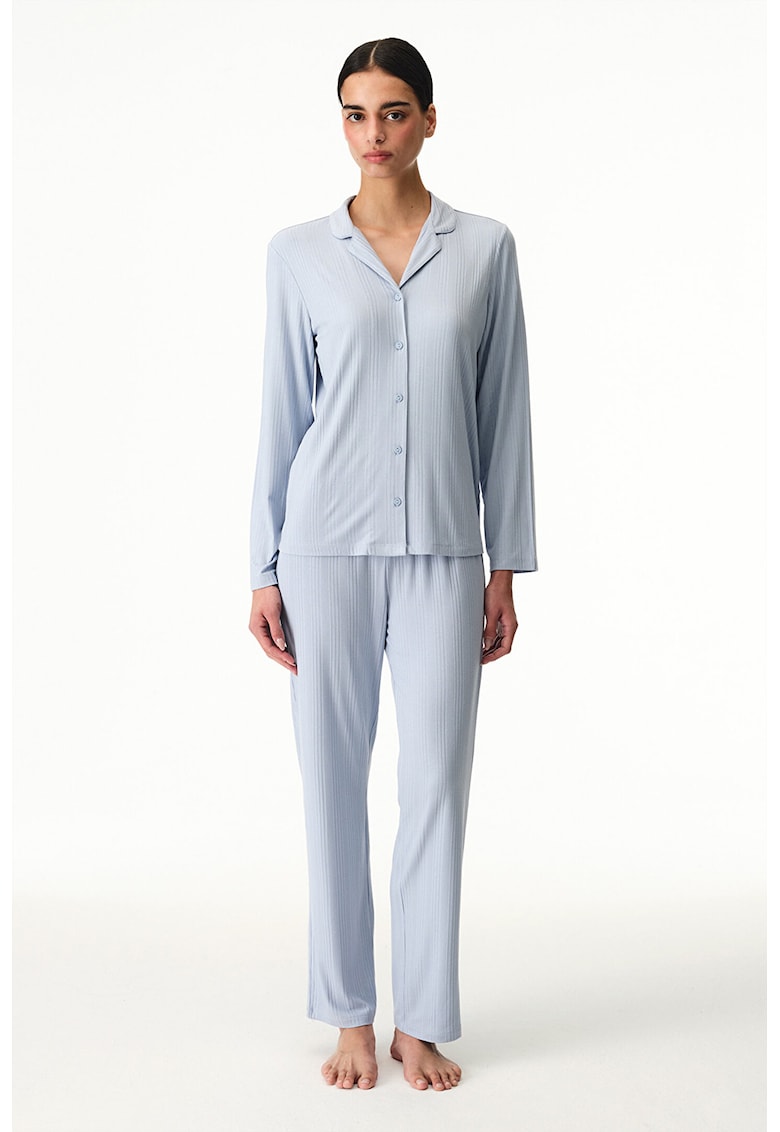 Pijama cu pantaloni lungi - croiala lejera si model uni - Albastru pastel