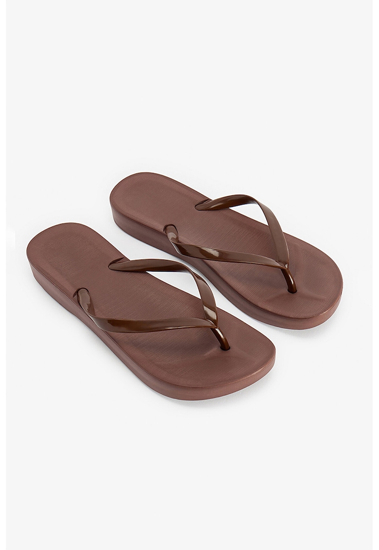 Papuci flip-flop cu model uni - Maro cognac