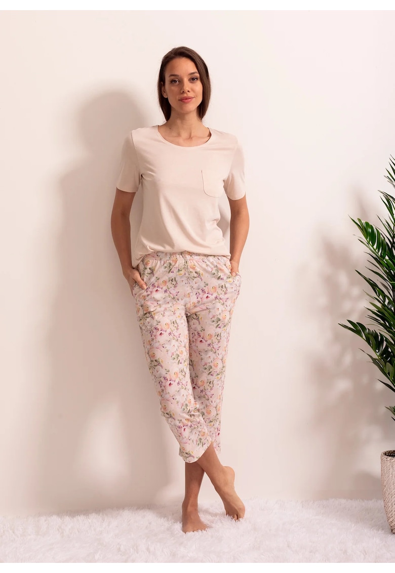 Pijama Dama Marion - bej - din bambus - cu pantaloni capri cu buzunare - Floral