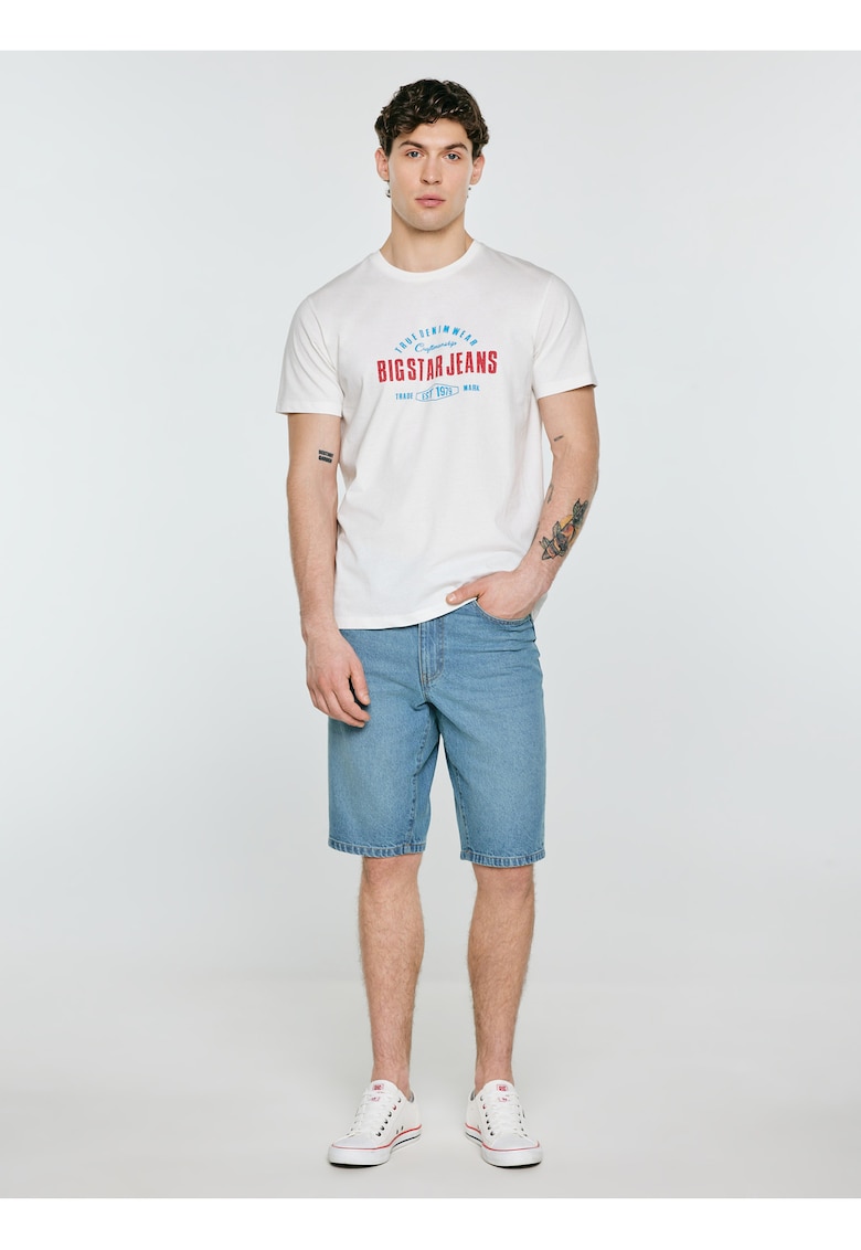 Tricou cu decolteu la baza gatului si imprimeu text Sers