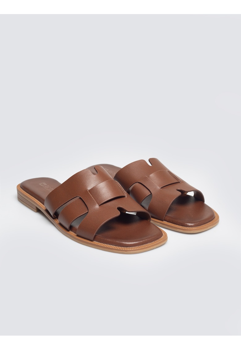 Papuci din piele cu talpla plata