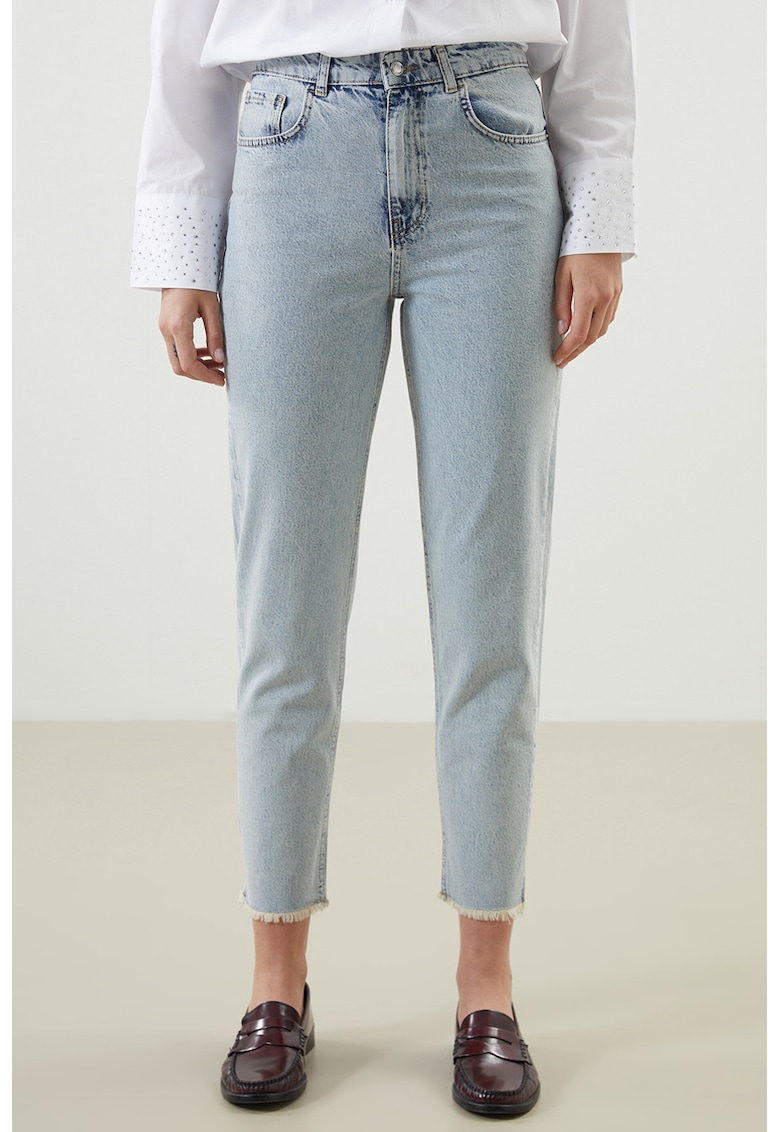 Blugi mom-fit cu terminatii franjurate - Albastru deschis melange