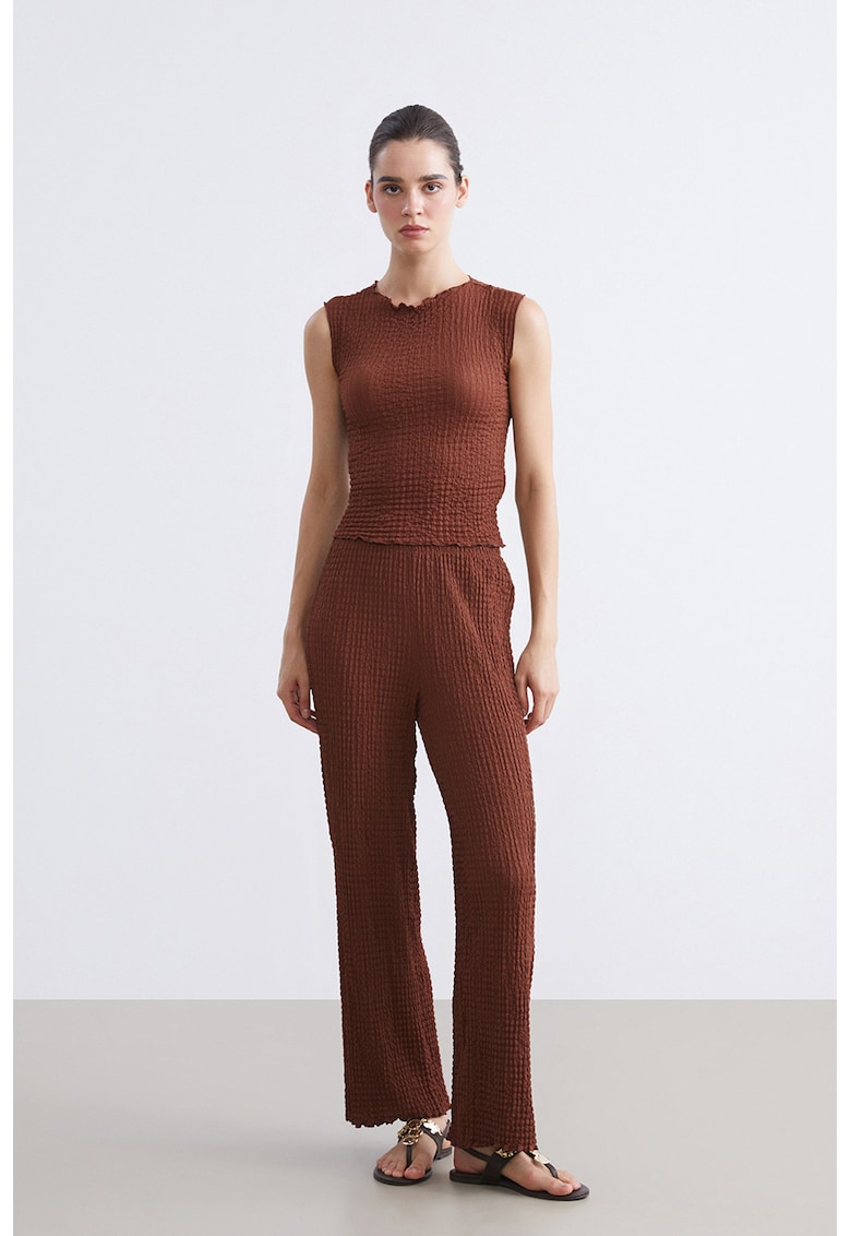 Bluza texturata fara maneci - Maro scortisoara