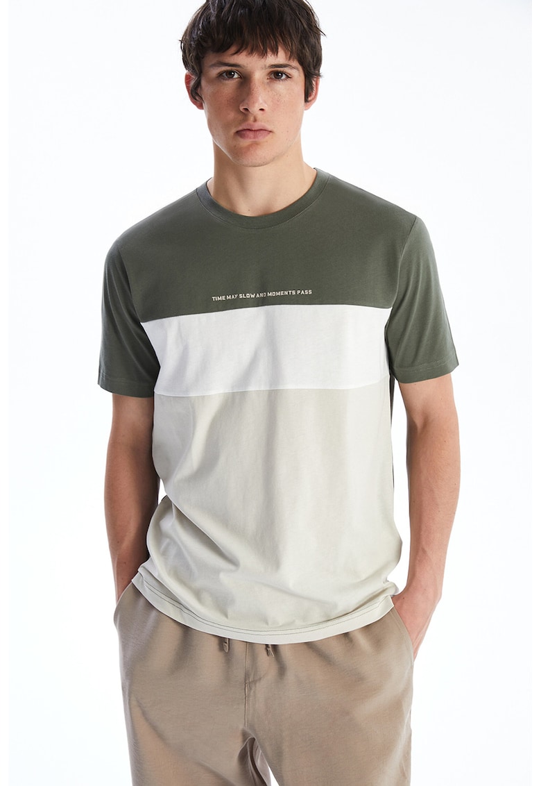 Tricou cu decolteu la baza gatului si design colorblock - Alb/Kaki
