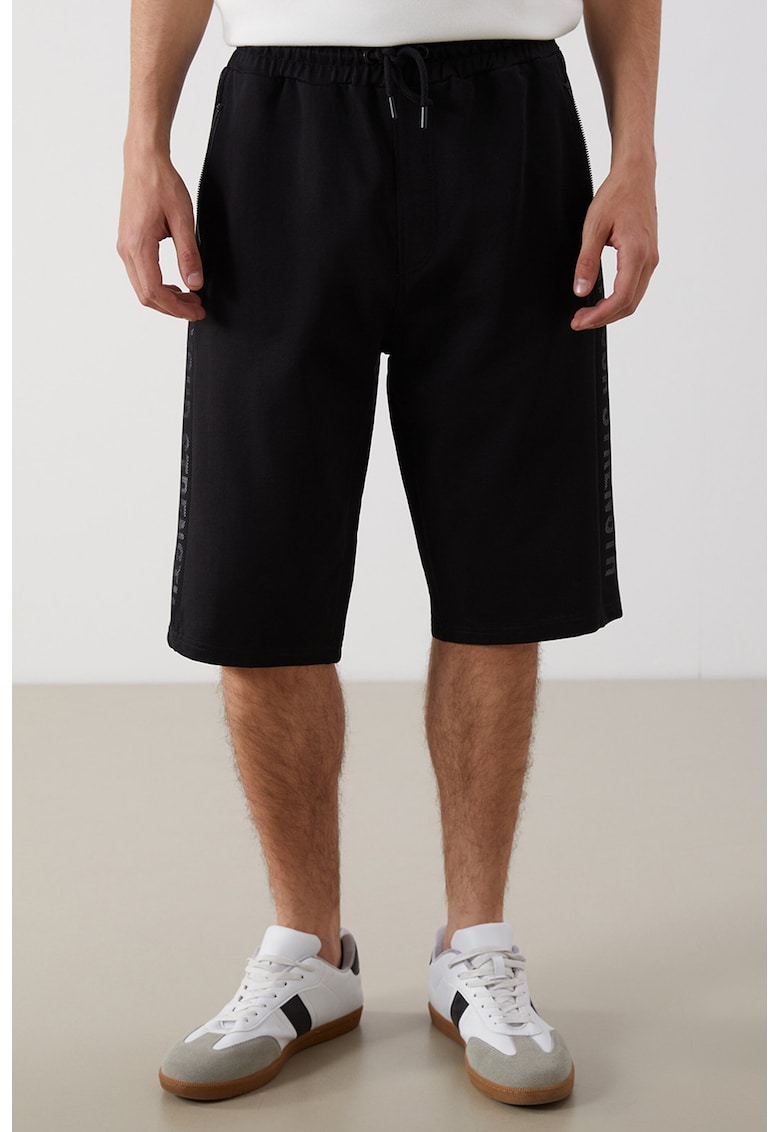 Pantaloni scurti de trening cu imprimeu text lateral - Negru