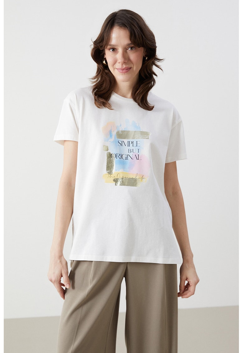 Tricou cu decolteu la baza gatului si imprimeu grafic - Alb
