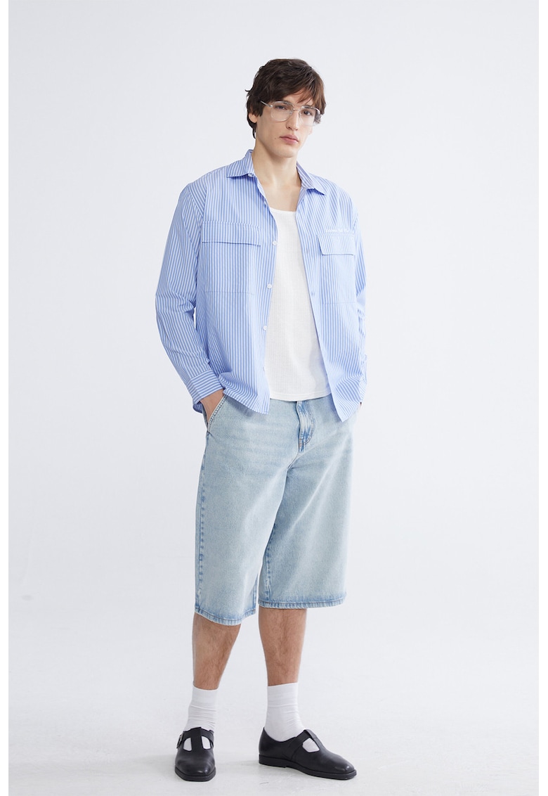 Pantaloni scurti din denim cu croiala lejera si buzunare aplicate - Albastru deschis