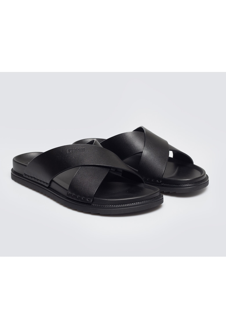 Papuci uni din piele