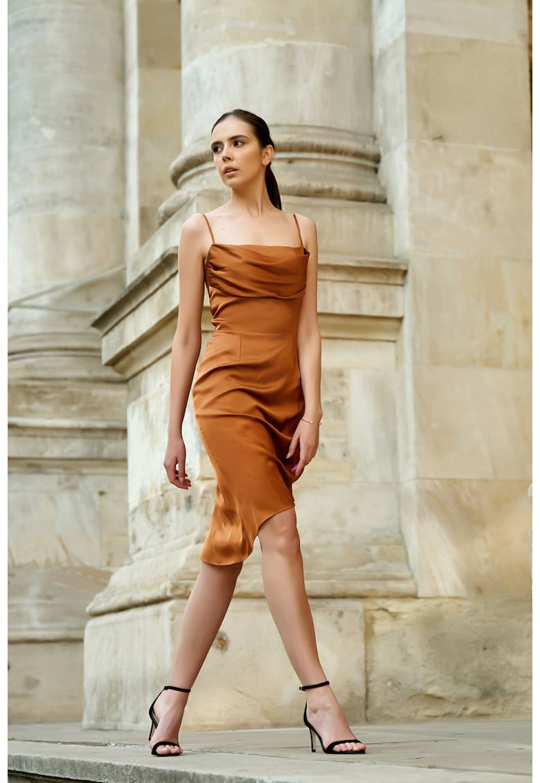 Rochie midi cu bretele si falduri laterale - Maro