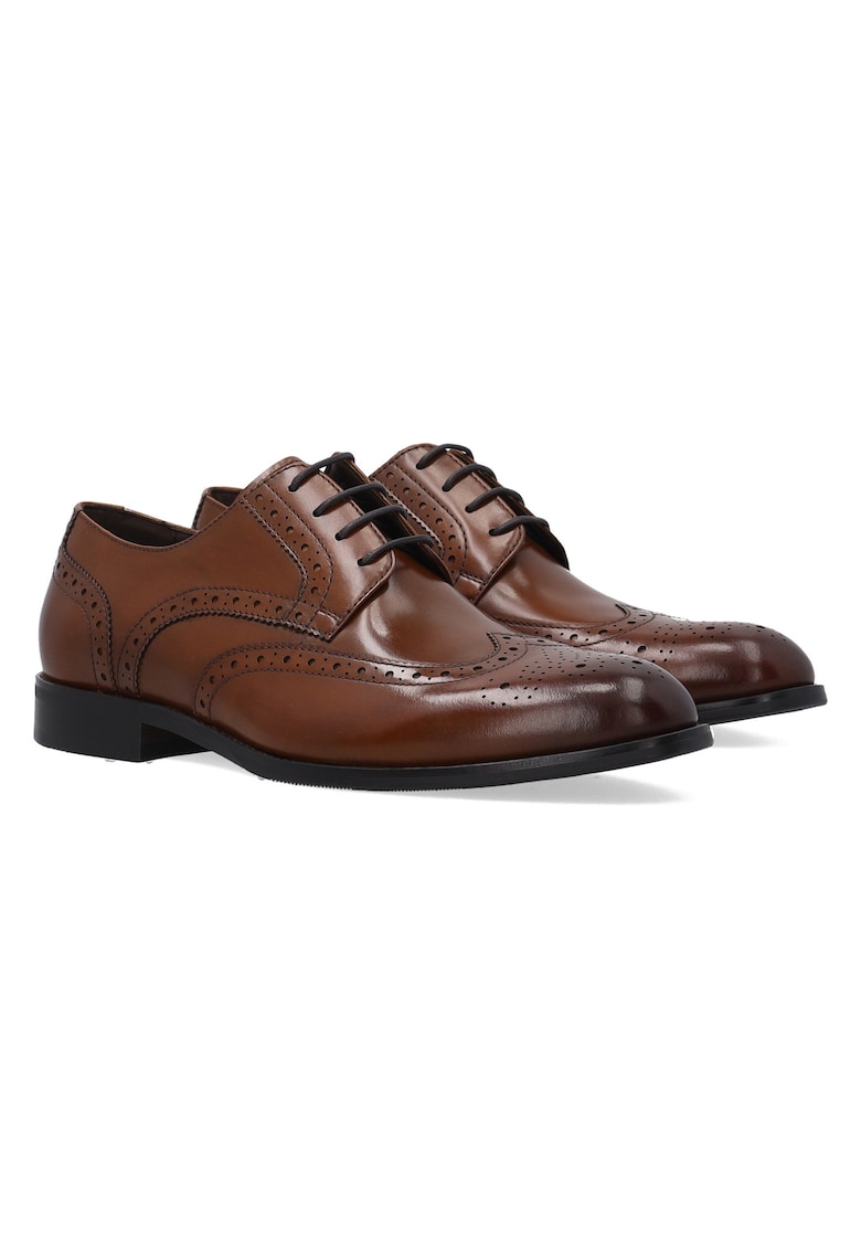 Pantofi din piele cu perforatii cu snur