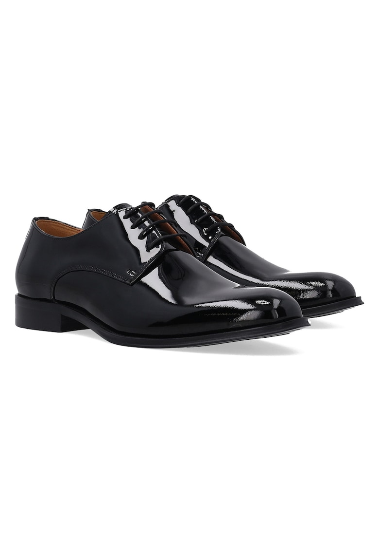 Pantofi de piele lacuita