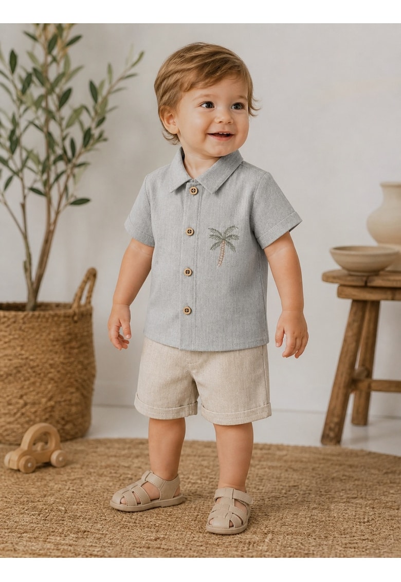 Set bebe baiat elegant vara 2 piese – camasa cu nasturi si pantaloni scurti bej