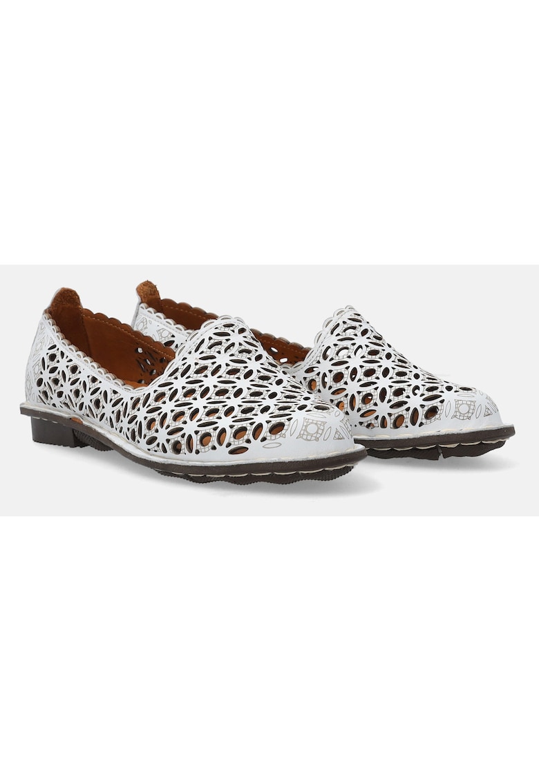 Mocasini cu decupaje decorative