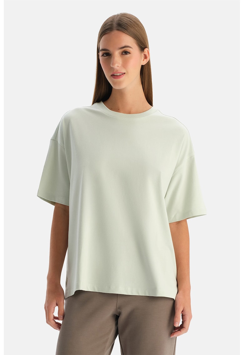 Tricou lejer cu maneci cazute - Verde pal