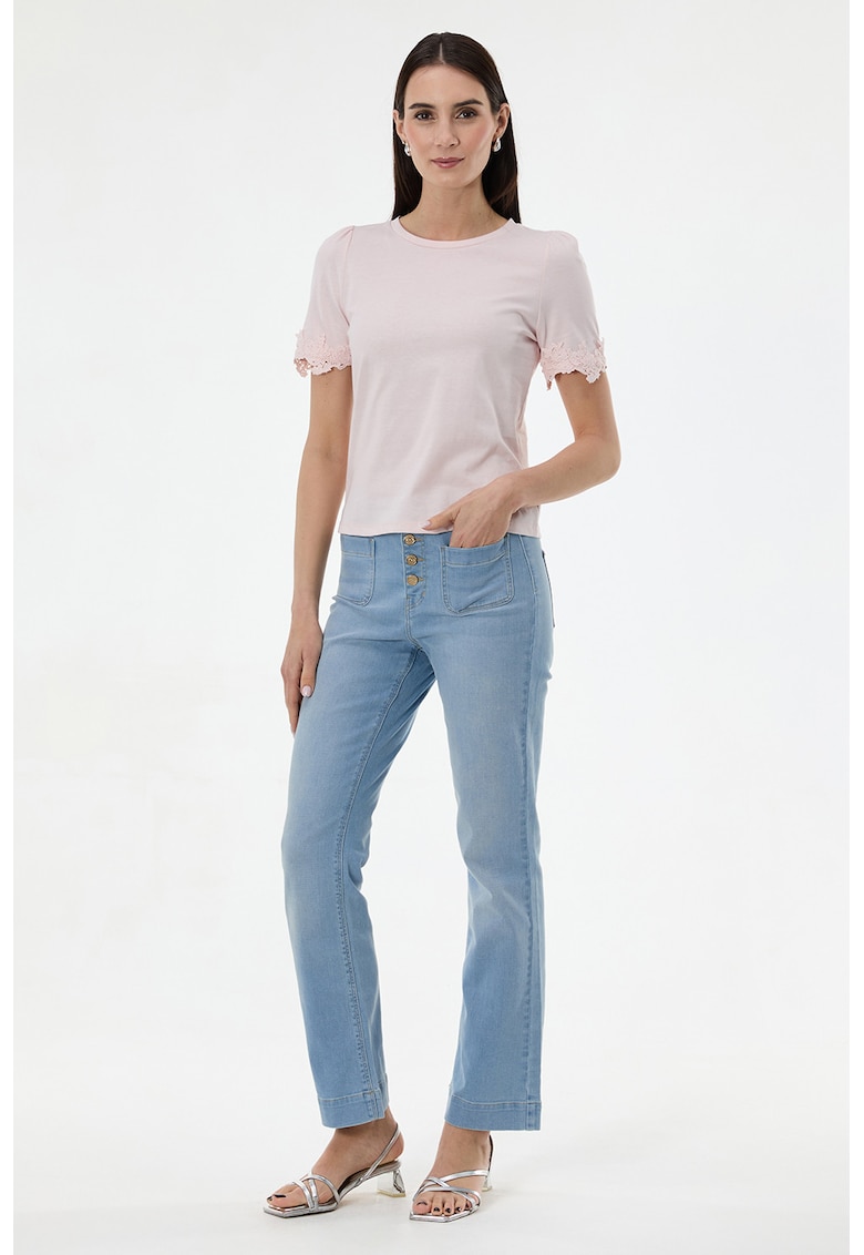 Tricou cu model uni si insertii din dantela - Roz pal
