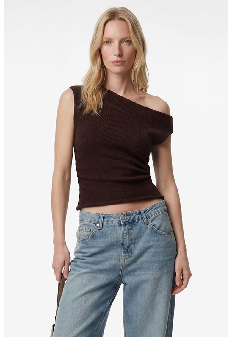 Bluza slim fit texturata cu decolteu asimetric - Maro