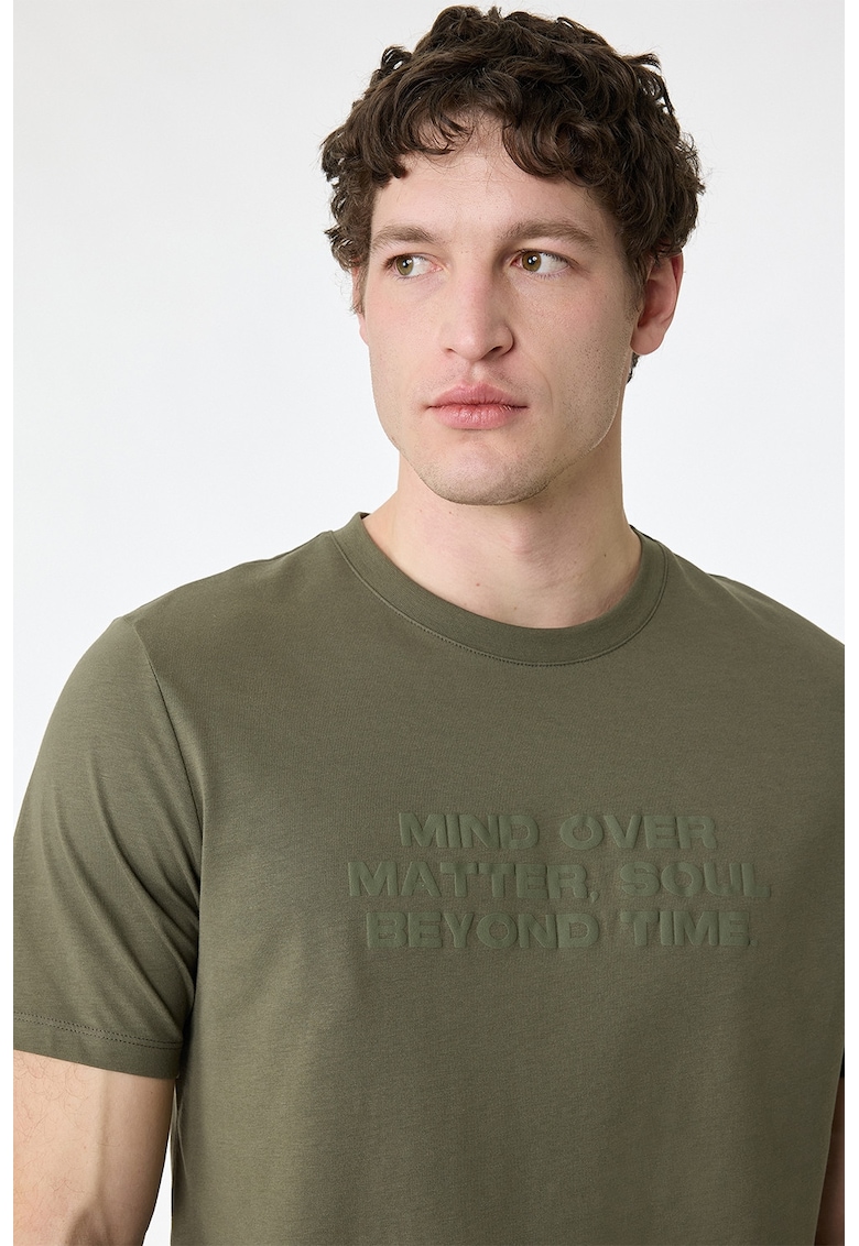 Tricou de bumbac cu decolteu la baza gatului si imprimeu text - Kaki