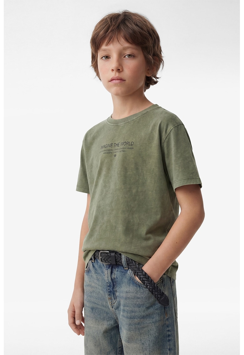Tricou cu imprimeu text si decolteu la baza gatului - Verde
