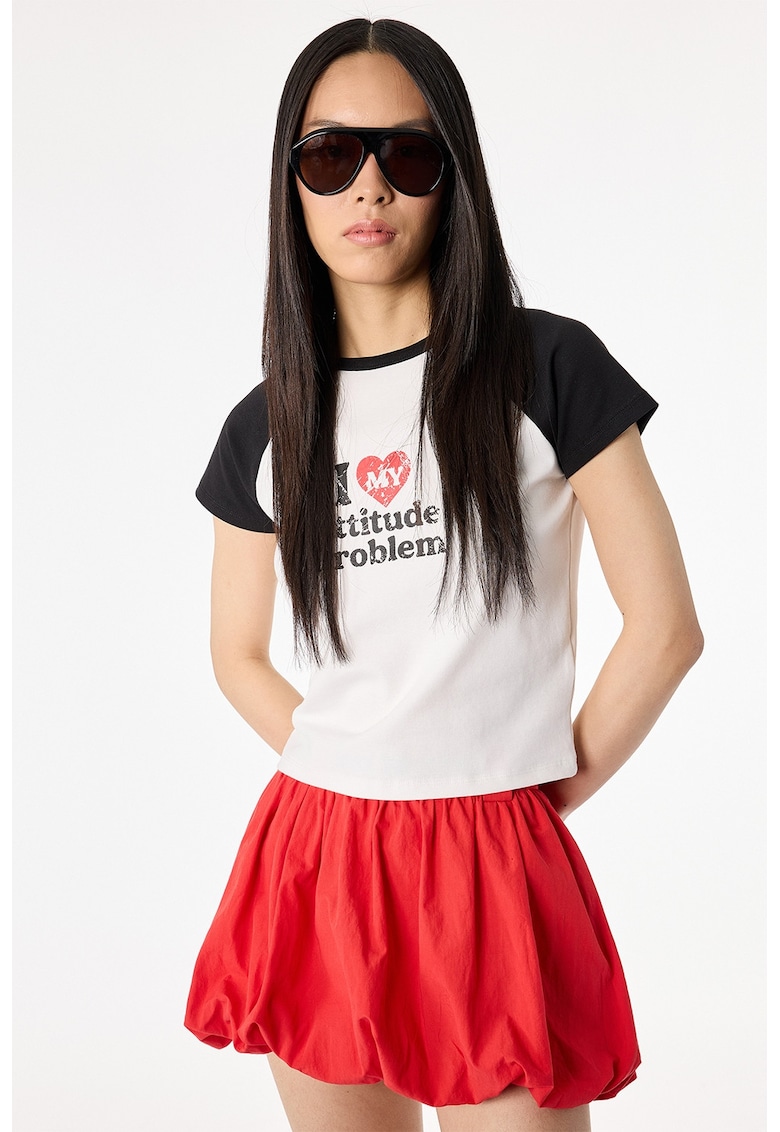 Tricou crop cu maneci raglan - Alb fildes/Negru