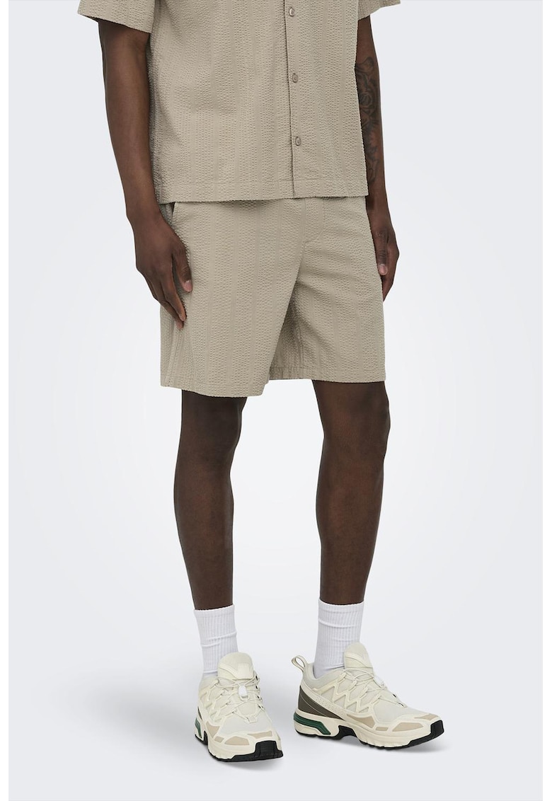 Pantaloni scurti cu aspect texturat si snur - Bej