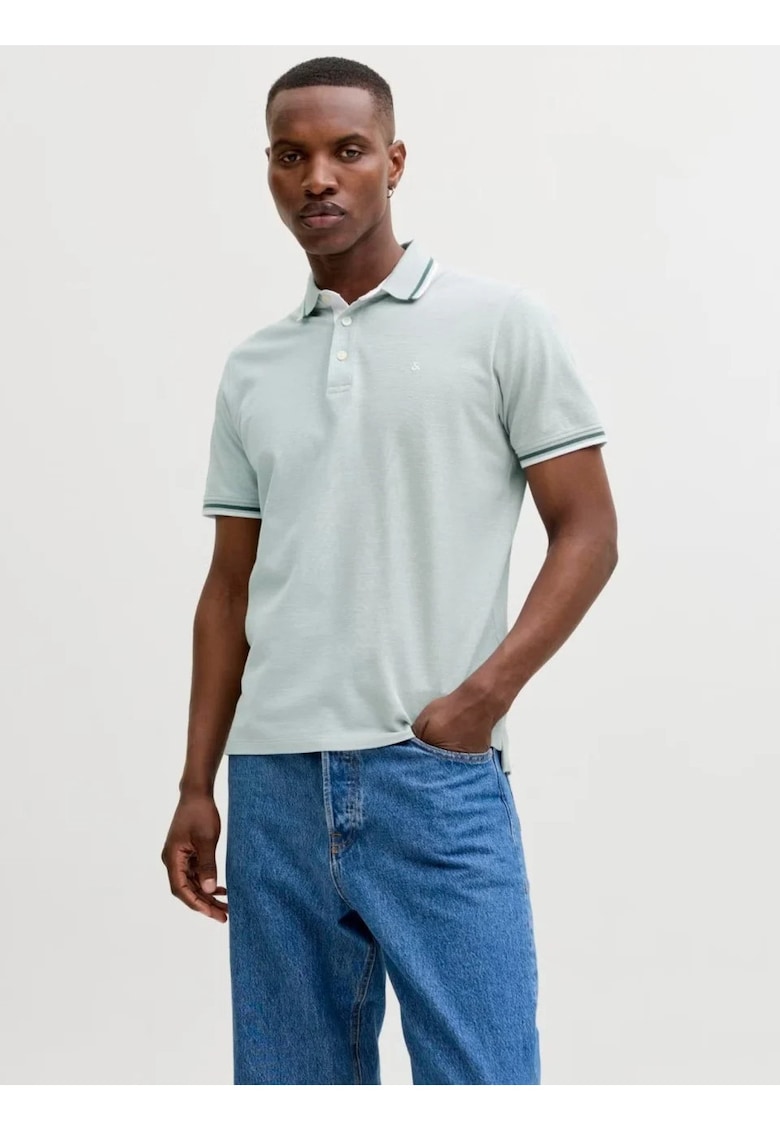 Tricou polo barbati - Slim fit cu guler contrast - Verde deschis -