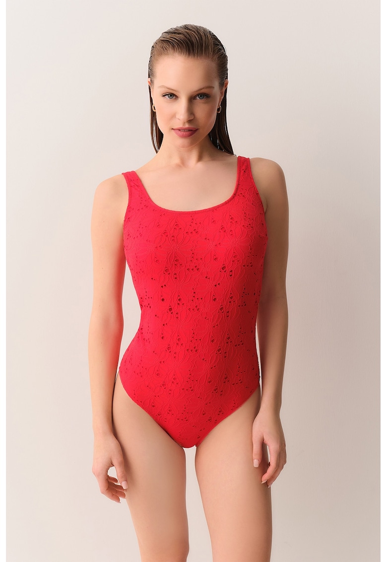 Costum de baie intreg cu aspect cu perforatii si decupaj pe partea din spate Rita - Rosu