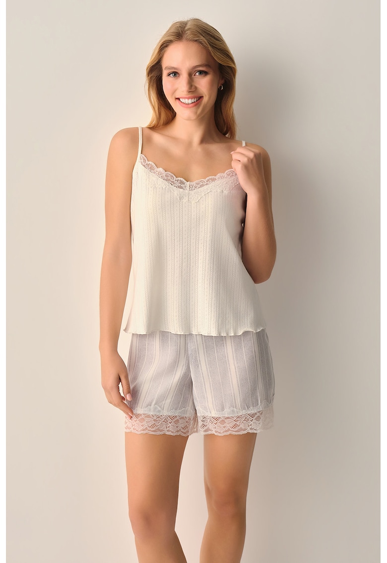 Pijama scurta cu garnituri de dantela - Alb