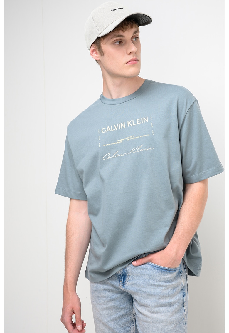 Tricou cu decolteu la baza gatului si imprimeu logo - Verde inchis