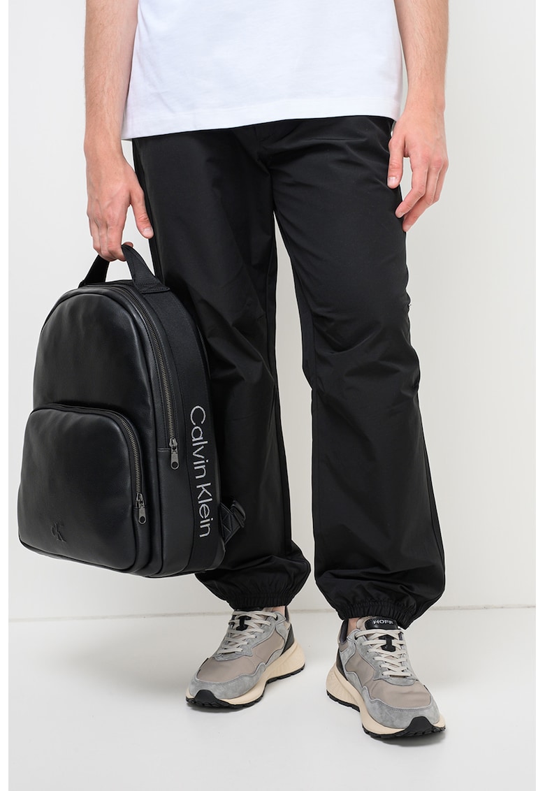 Pantaloni cu finisaj rezistent la apa si snur - Negru