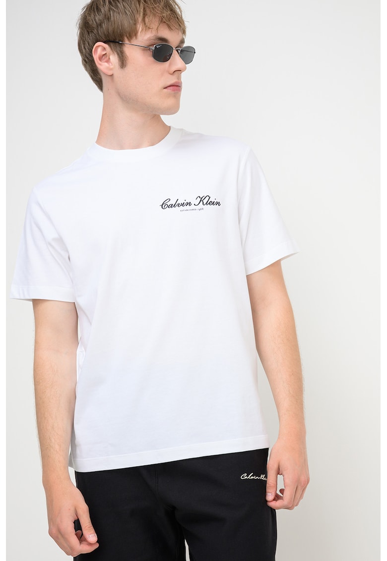 Tricou cu decolteu la baza gatului si logo brodat discret - Alb optic