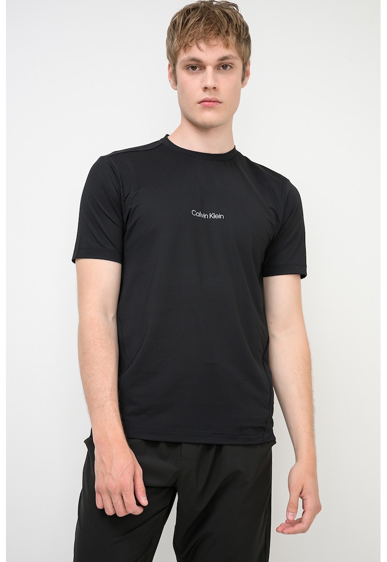 Tricou slim-fit cu decolteu la baza gatului - Negru
