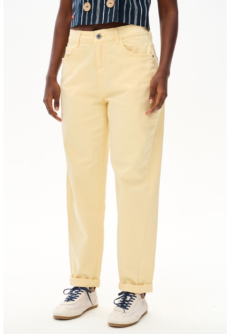 Blugi mom fit cu talie inalta