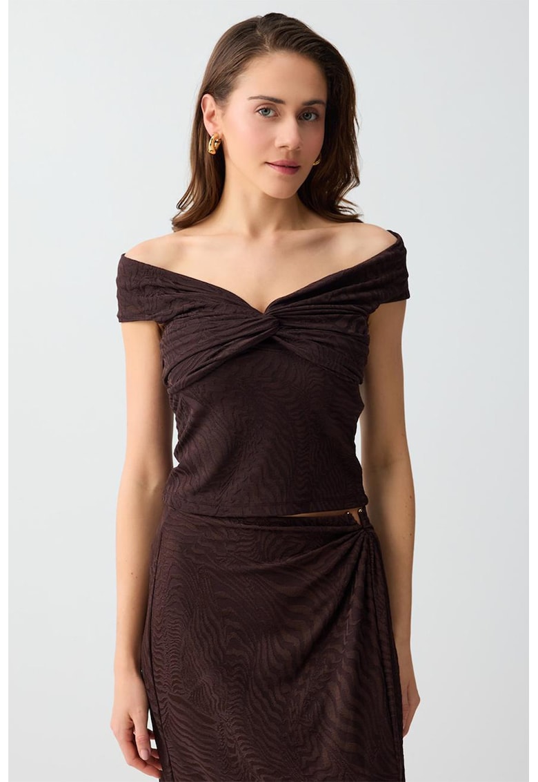 Bluza crop cu decolteu pe umeri - Maro pamantiu