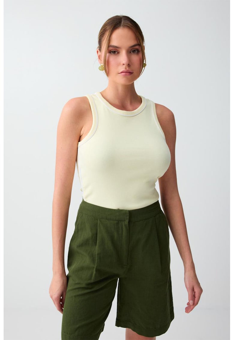 Top slim fit cu decolteu la baza gatului - Verde fistic