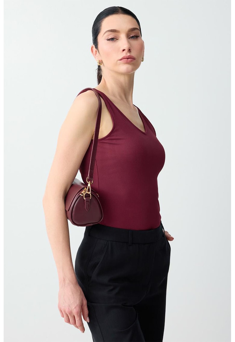 Top slim fit cu decolteu in V - Rosu inchis