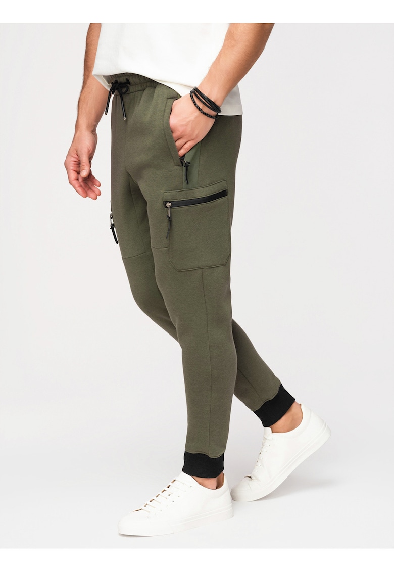 Pantaloni jogger cu buzunare cargo si material elastic - Verde