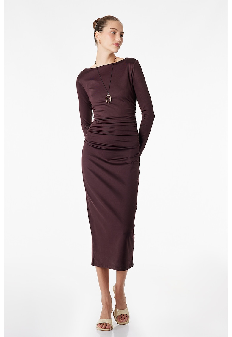 Rochie midi drapata cu decolteu barcuta - Maro inchis/Maro