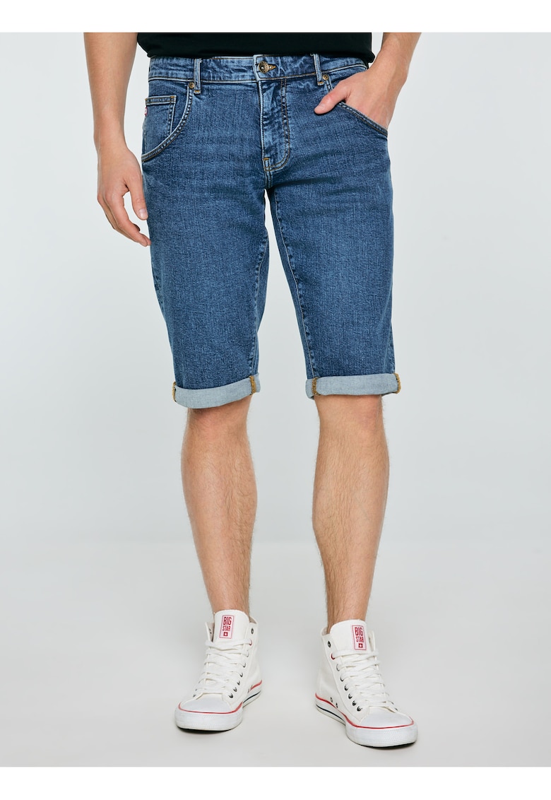 Pantaloni scurti regular fit din denim Conner