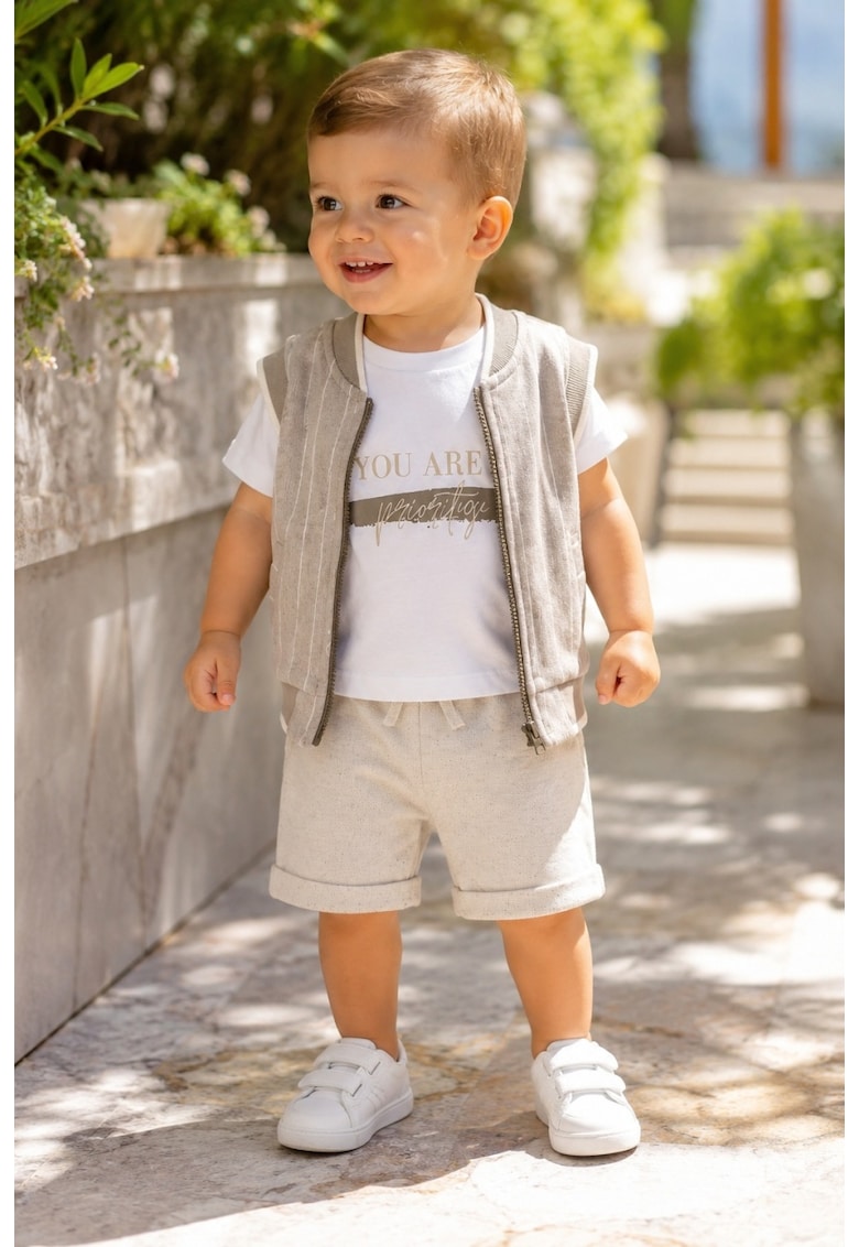 Compleu bebe baieti 3 piese elegant cu vesta crem si pantaloni scurti