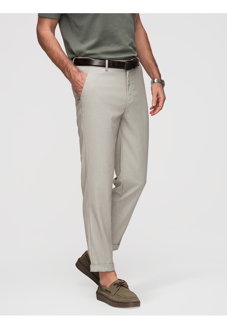 Pantaloni chino cu detalii elegante si material rezistent - Gri deschis