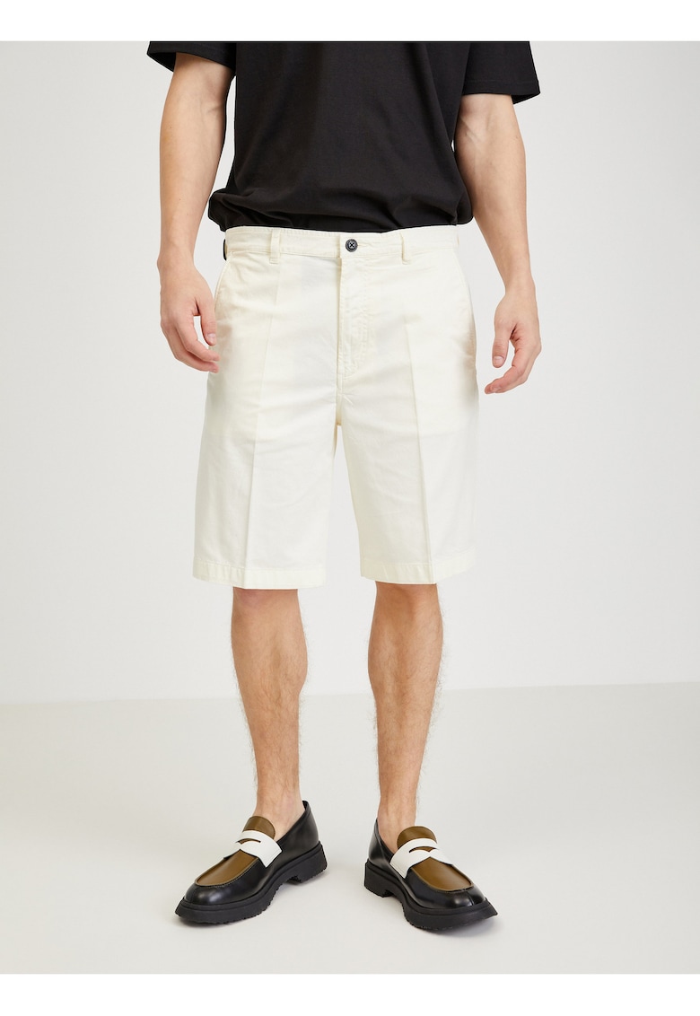 Pantaloni scurti chino din amestec de bumbac.