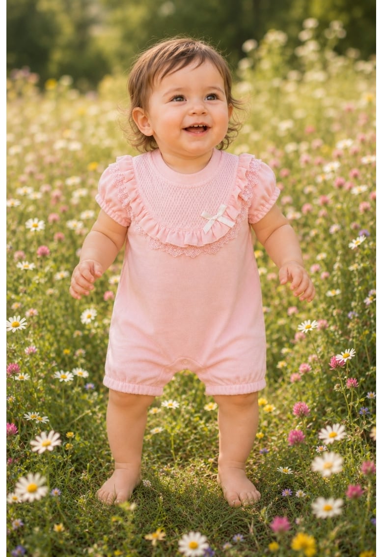 Salopeta scurta bebe roz cu dantela si volanase - eleganta si delicata pentru fetite