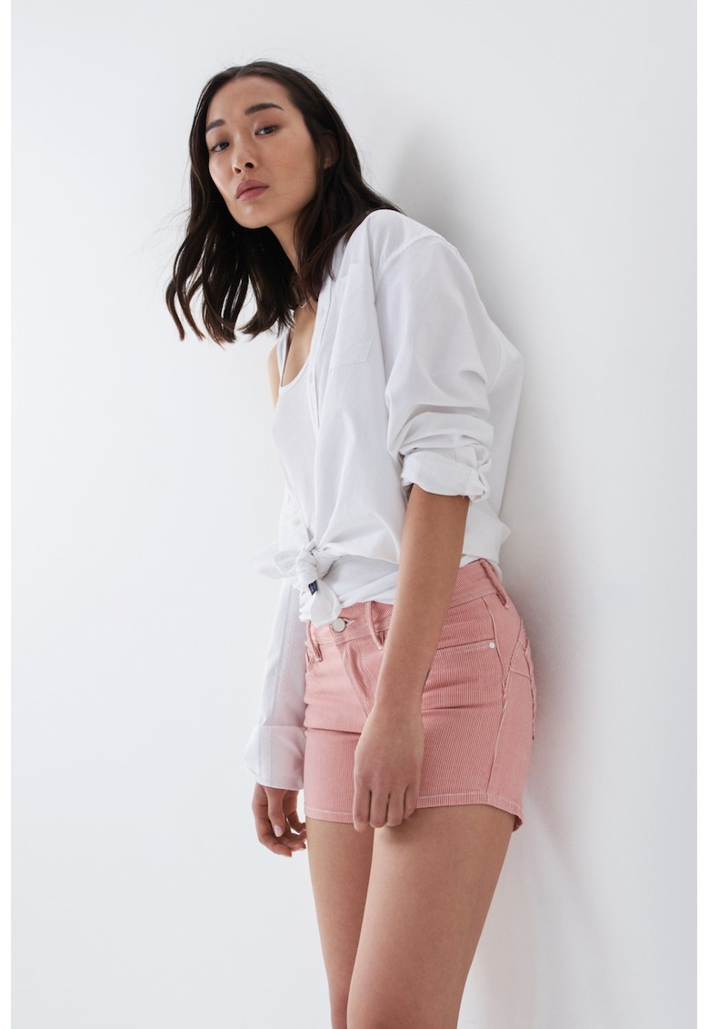 Pantaloni scurti cu model in dungi