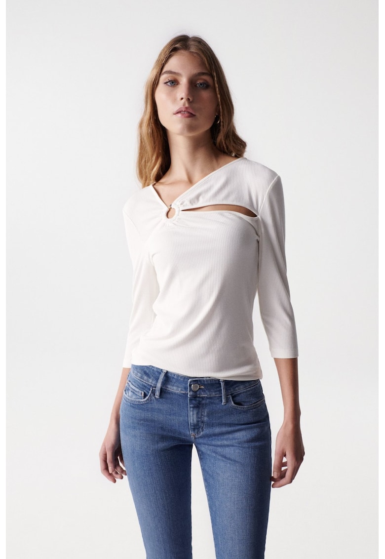 Bluza cu decupaje