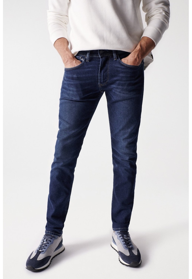 Blugi slim fit cu talie medie si buzunare