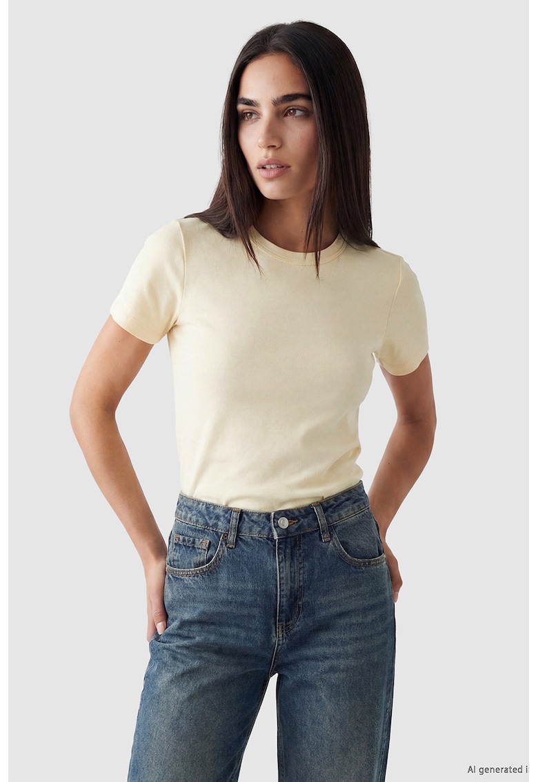 Tricou uni cu croiala slim-fit - Crem