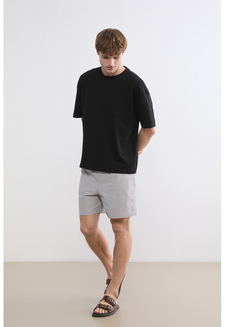 Pantaloni scurti de baie cu buzunare laterale si snur - Gri deschis