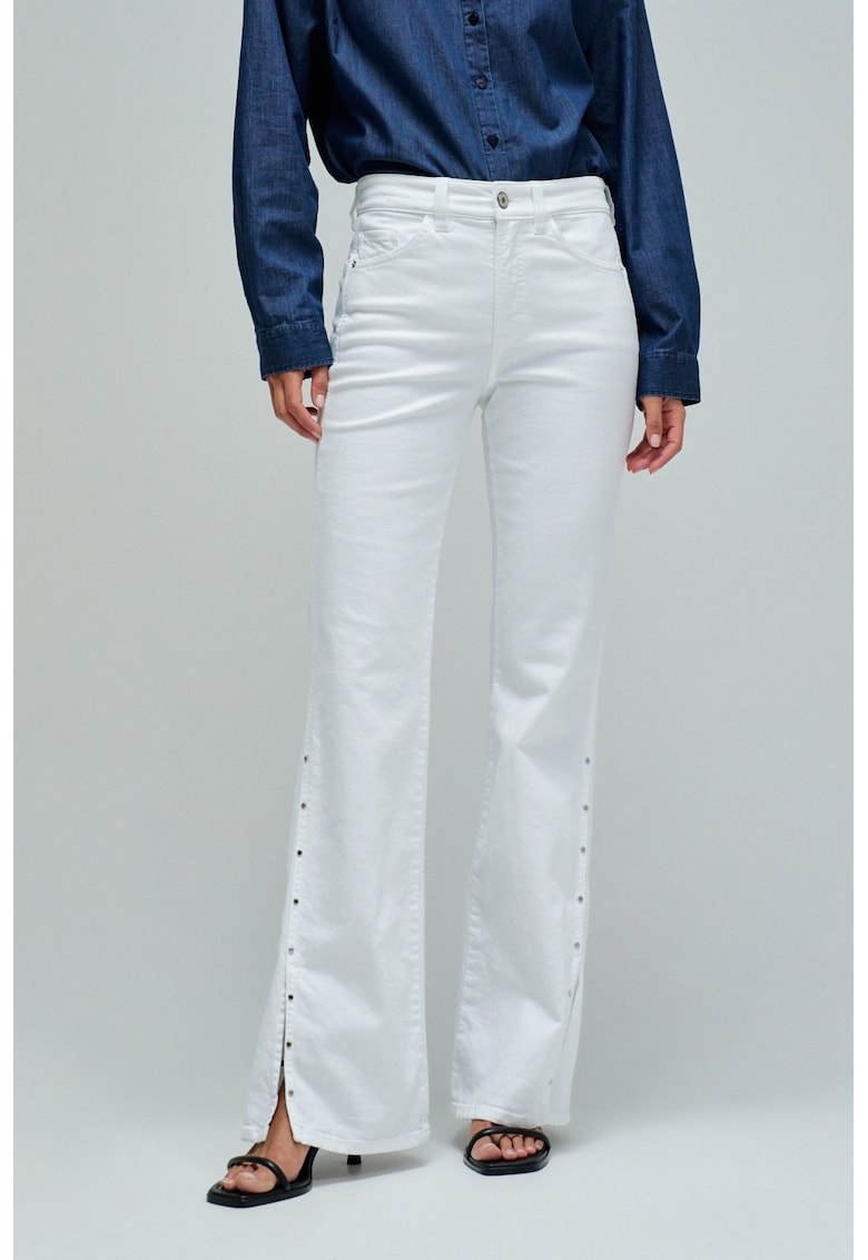 Blugi bootcut cu capse