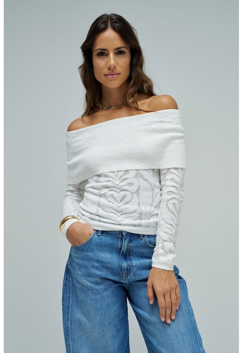 Pulover pe umeri cu model grafic